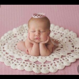 Crochet Doily Rug 34"Bernat blanket